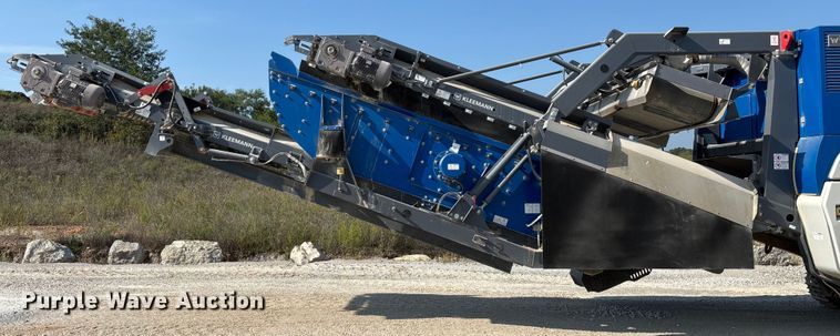 image for item ED2246 2021 Kleemann MOBIREX MR 130 Zi EVO2 losed circuit mobile impact crusher