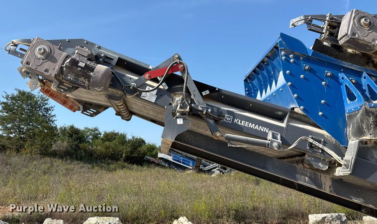 image for item ED2246 2021 Kleemann MOBIREX MR 130 Zi EVO2 losed circuit mobile impact crusher