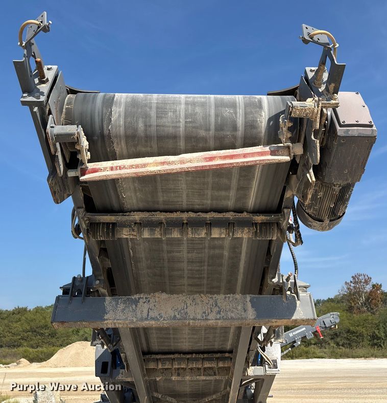 image for item ED2246 2021 Kleemann MOBIREX MR 130 Zi EVO2 losed circuit mobile impact crusher