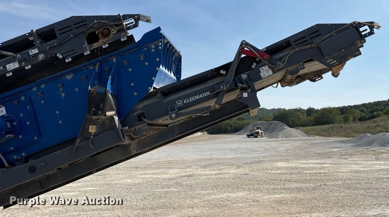 image for item ED2246 2021 Kleemann MOBIREX MR 130 Zi EVO2 losed circuit mobile impact crusher