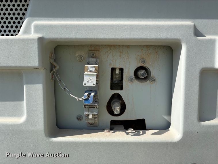 image for item ED2246 2021 Kleemann MOBIREX MR 130 Zi EVO2 losed circuit mobile impact crusher