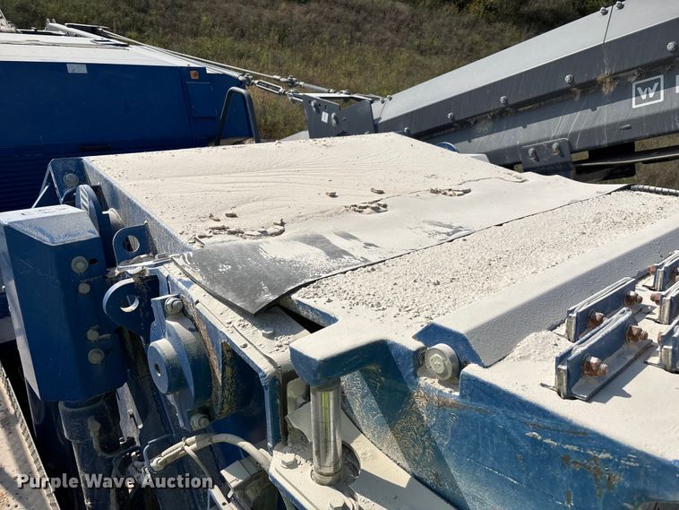 image for item ED2246 2021 Kleemann MOBIREX MR 130 Zi EVO2 losed circuit mobile impact crusher