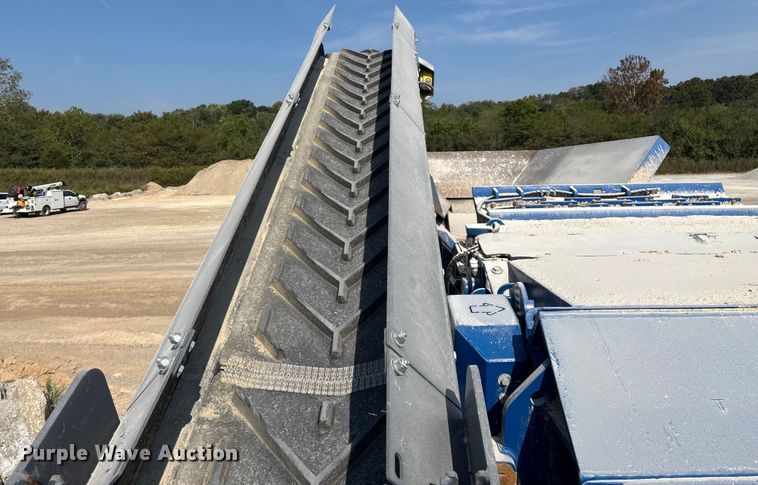 image for item ED2246 2021 Kleemann MOBIREX MR 130 Zi EVO2 losed circuit mobile impact crusher