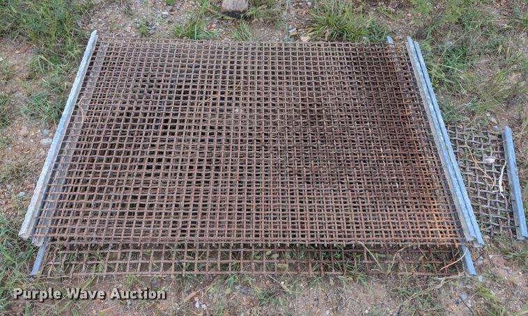 image for item ED2246 2021 Kleemann MOBIREX MR 130 Zi EVO2 closed circuit mobile impact crusher