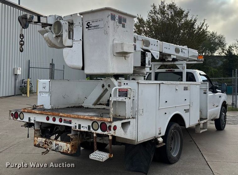 image for item ED2254 2004 Ford F550 bucket truck