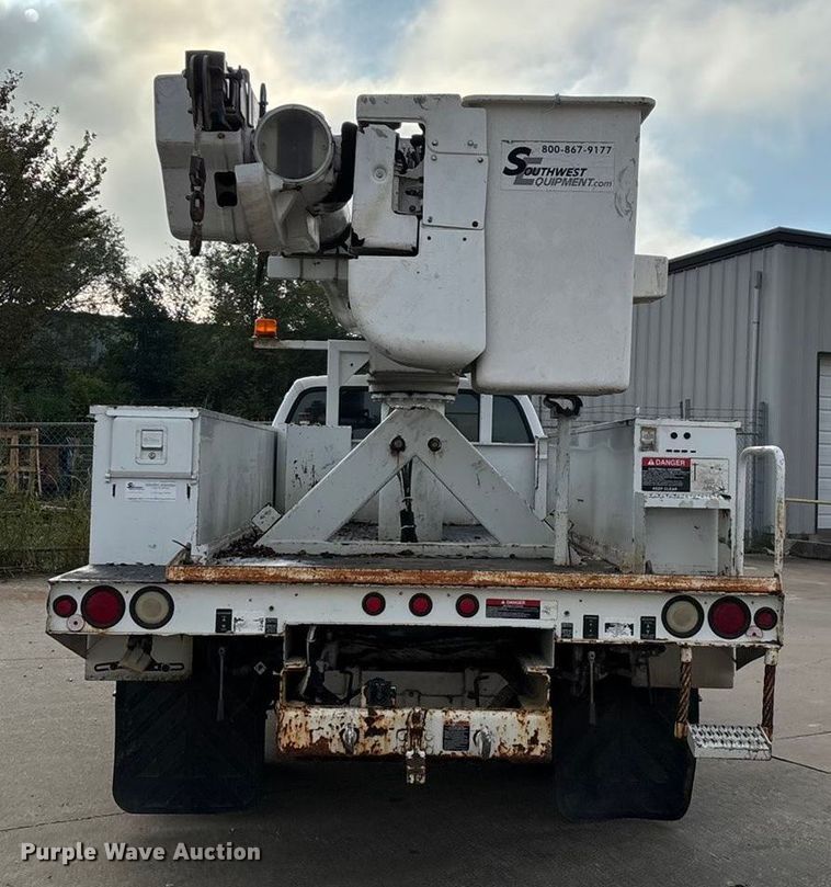 image for item ED2254 2004 Ford F550 bucket truck
