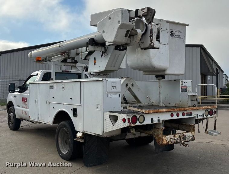 image for item ED2254 2004 Ford F550 bucket truck