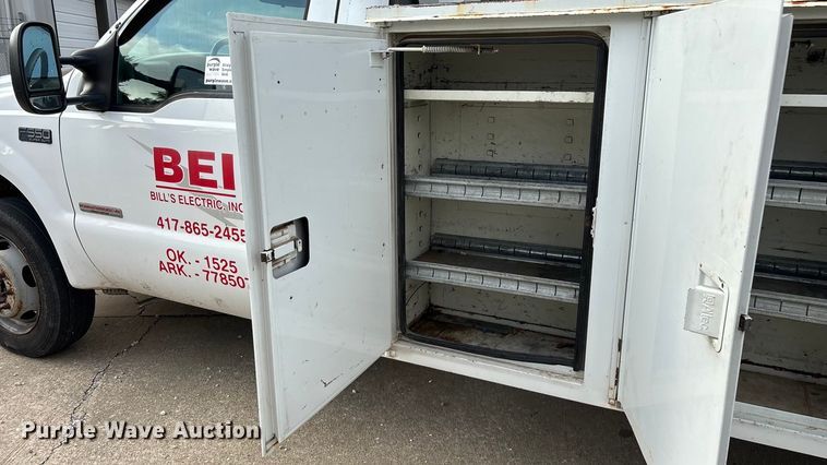 image for item ED2254 2004 Ford F550 bucket truck