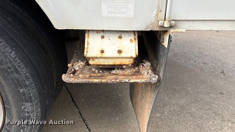 image for item ED2254 2004 Ford F550 bucket truck