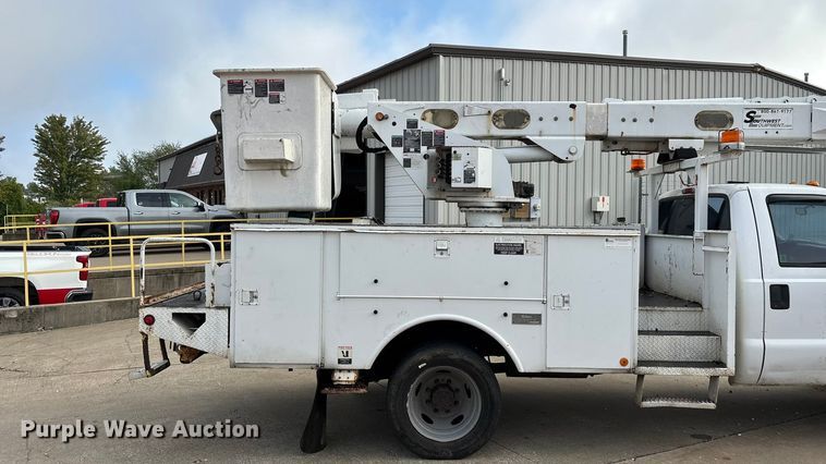 image for item ED2254 2004 Ford F550 bucket truck