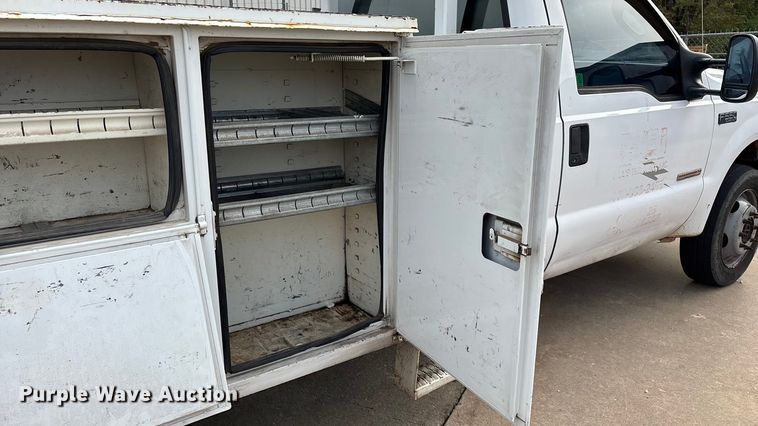 image for item ED2254 2004 Ford F550 bucket truck