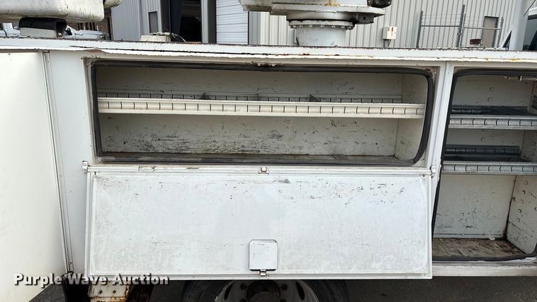 image for item ED2254 2004 Ford F550 bucket truck