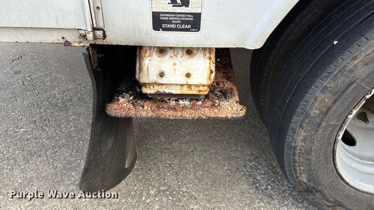 image for item ED2254 2004 Ford F550 bucket truck
