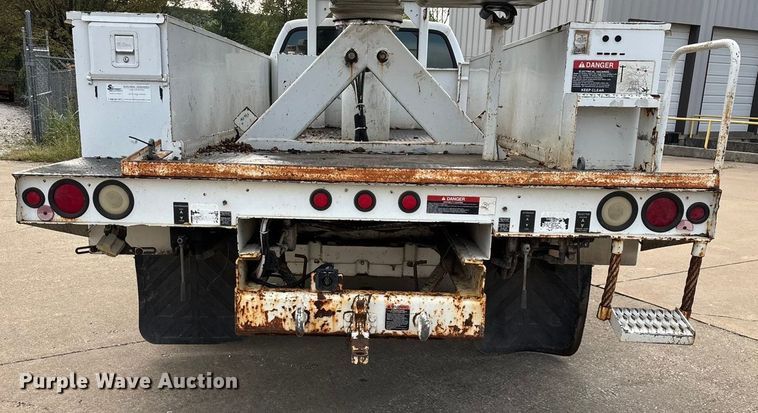 image for item ED2254 2004 Ford F550 bucket truck