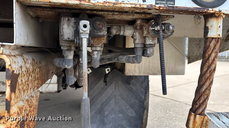image for item ED2254 2004 Ford F550 bucket truck