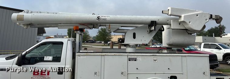 image for item ED2254 2004 Ford F550 bucket truck
