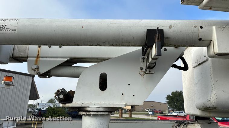 image for item ED2254 2004 Ford F550 bucket truck