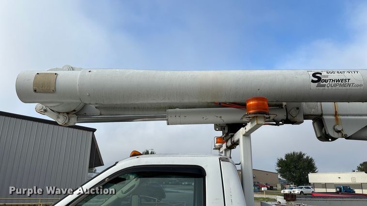 image for item ED2254 2004 Ford F550 bucket truck
