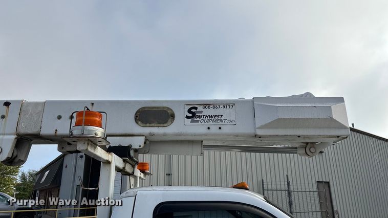 image for item ED2254 2004 Ford F550 bucket truck