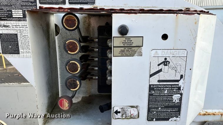 image for item ED2254 2004 Ford F550 bucket truck