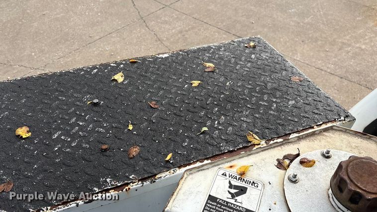 image for item ED2254 2004 Ford F550 bucket truck