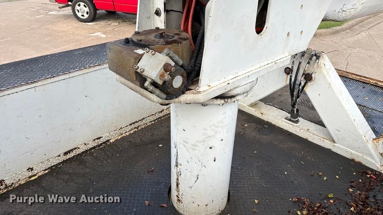 image for item ED2254 2004 Ford F550 bucket truck