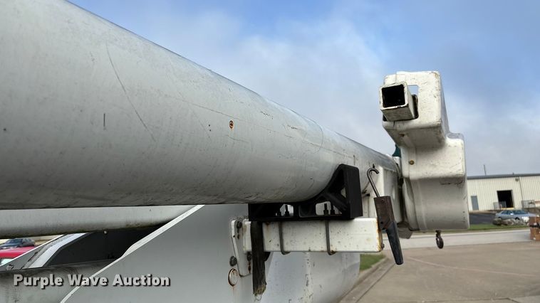 image for item ED2254 2004 Ford F550 bucket truck