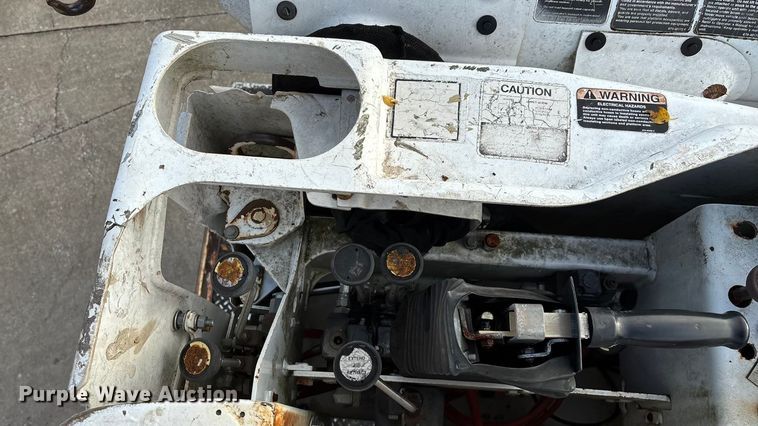 image for item ED2254 2004 Ford F550 bucket truck