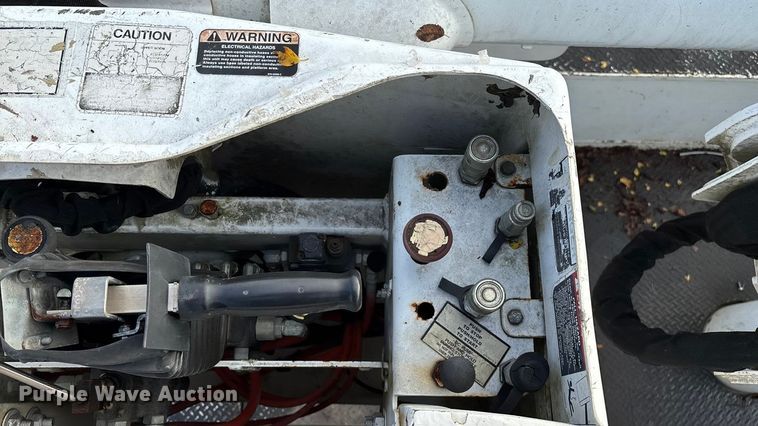 image for item ED2254 2004 Ford F550 bucket truck