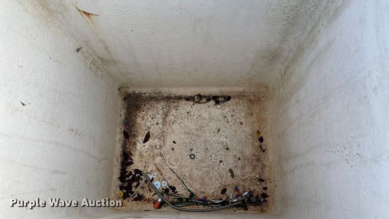 image for item ED2254 2004 Ford F550 bucket truck