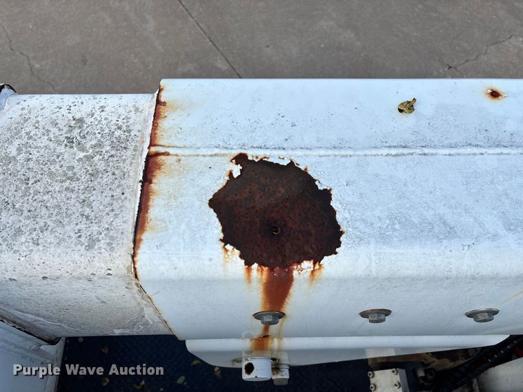 image for item ED2254 2004 Ford F550 bucket truck