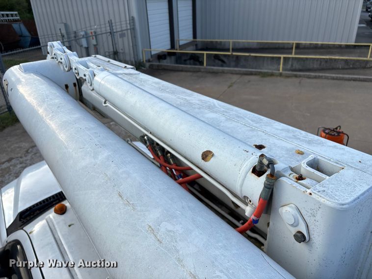 image for item ED2254 2004 Ford F550 bucket truck