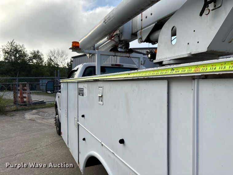 image for item ED2254 2004 Ford F550 bucket truck