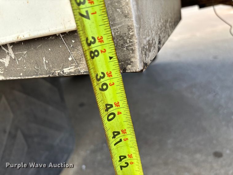 image for item ED2254 2004 Ford F550 bucket truck