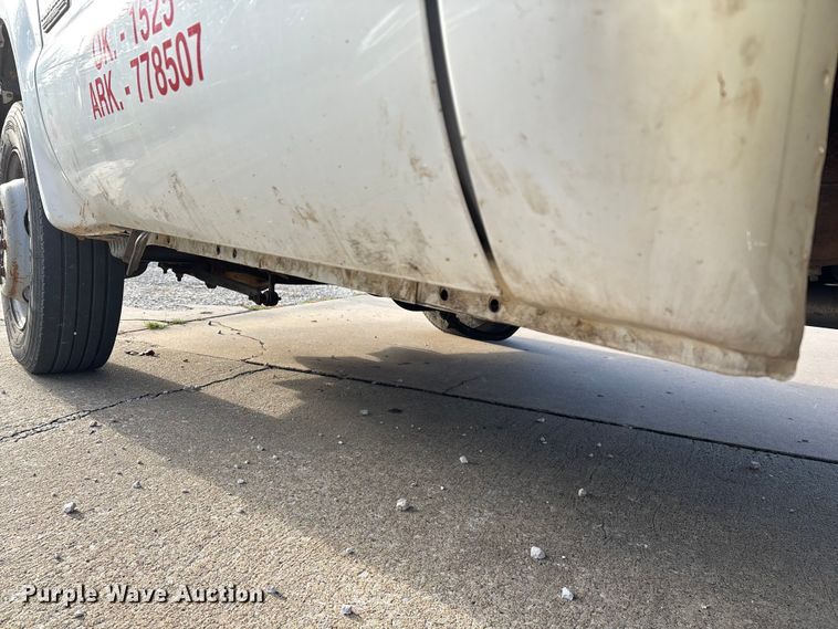 image for item ED2254 2004 Ford F550 bucket truck