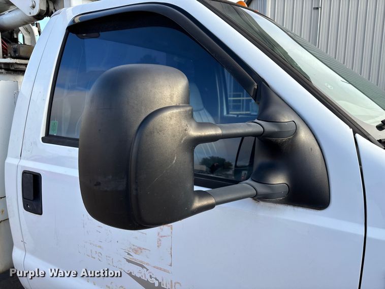 image for item ED2254 2004 Ford F550 bucket truck