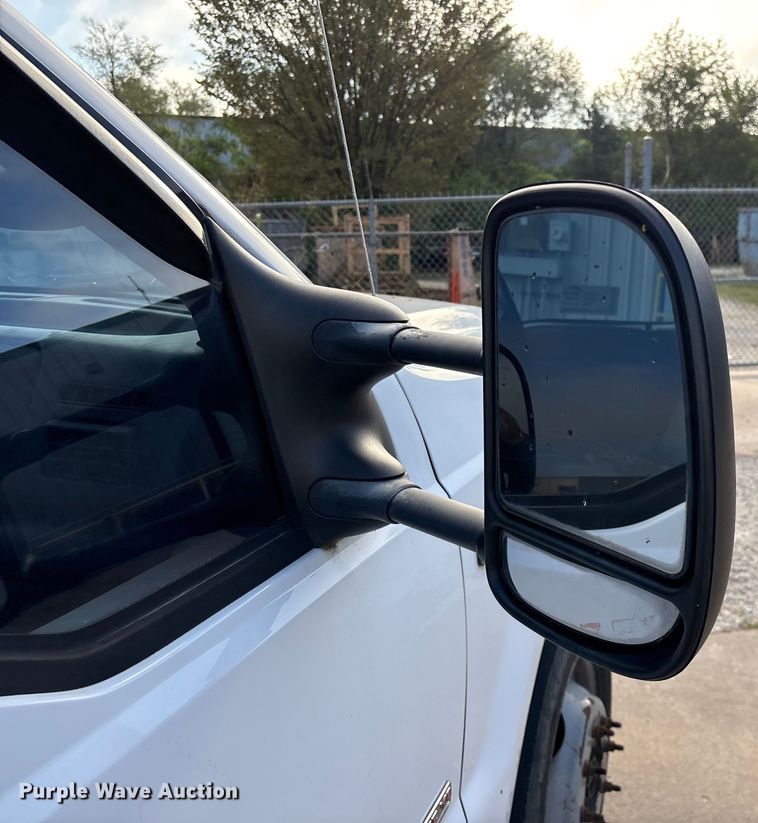 image for item ED2254 2004 Ford F550 bucket truck