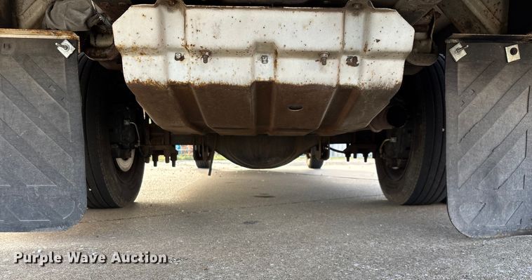 image for item ED2254 2004 Ford F550 bucket truck