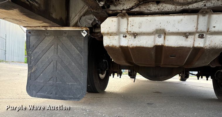 image for item ED2254 2004 Ford F550 bucket truck