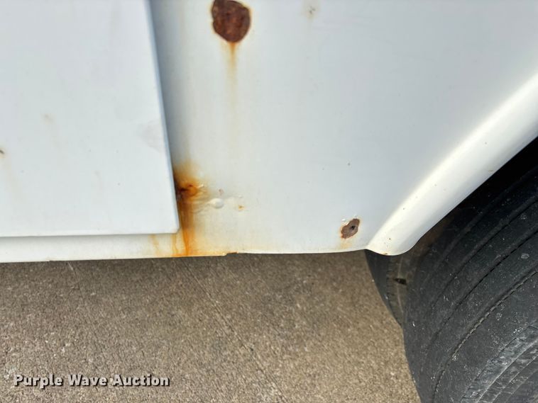 image for item ED2254 2004 Ford F550 bucket truck