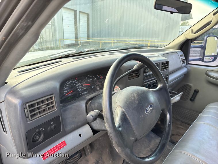 image for item ED2254 2004 Ford F550 bucket truck