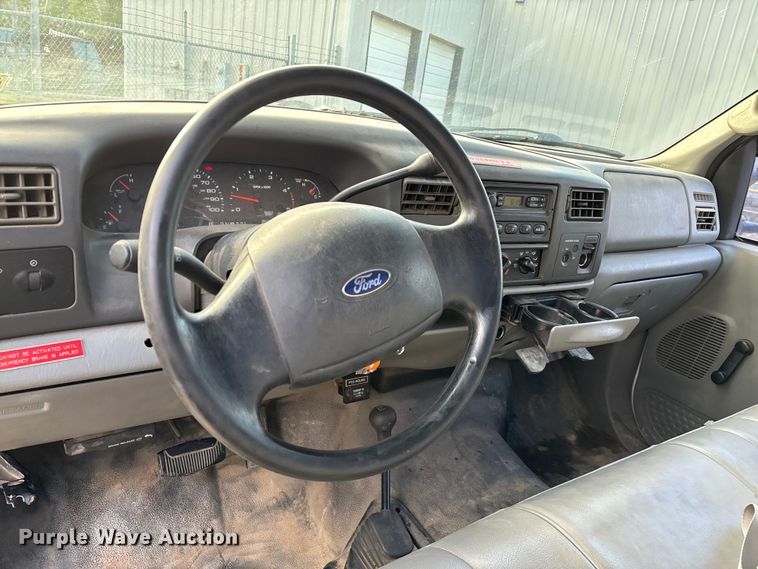 image for item ED2254 2004 Ford F550 bucket truck