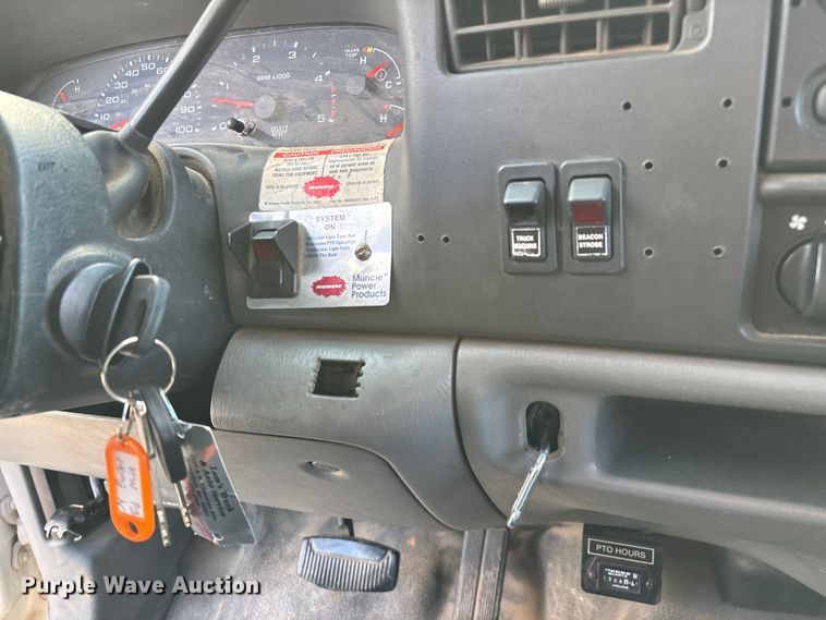 image for item ED2254 2004 Ford F550 bucket truck