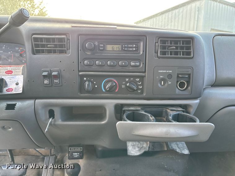 image for item ED2254 2004 Ford F550 bucket truck