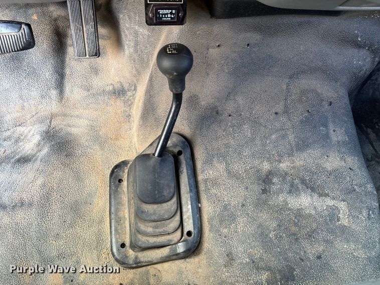 image for item ED2254 2004 Ford F550 bucket truck