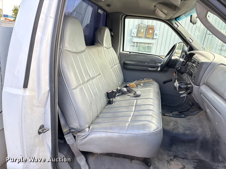 image for item ED2254 2004 Ford F550 bucket truck