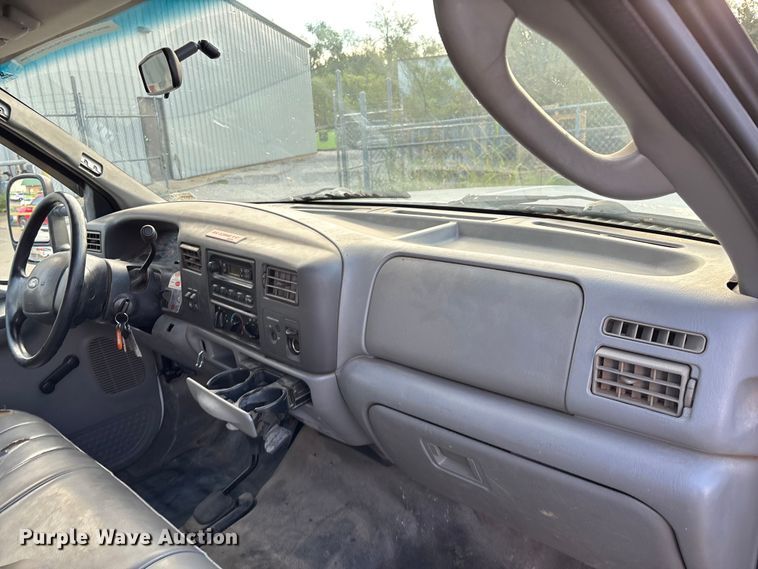 image for item ED2254 2004 Ford F550 bucket truck