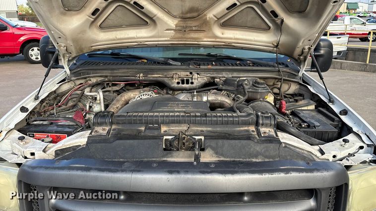 image for item ED2254 2004 Ford F550 bucket truck