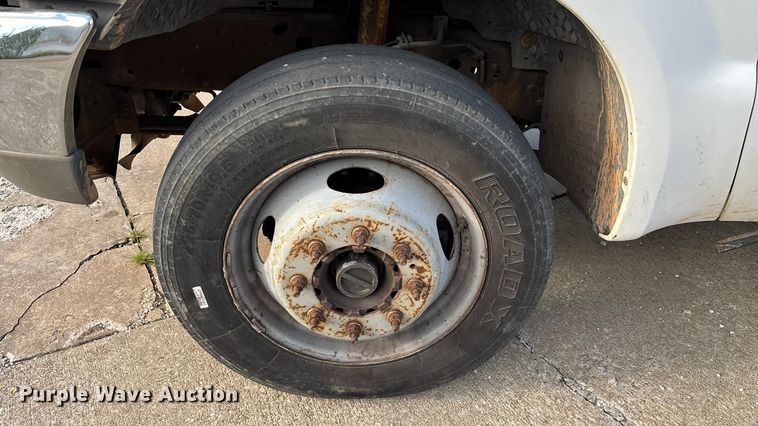 image for item ED2254 2004 Ford F550 bucket truck