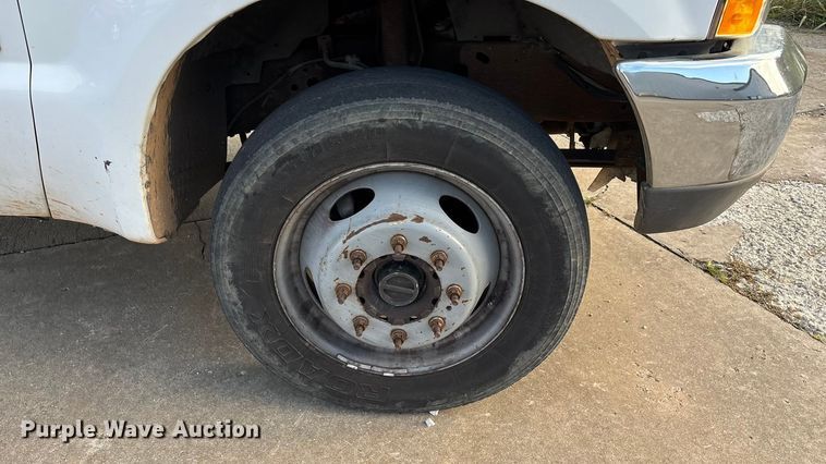 image for item ED2254 2004 Ford F550 bucket truck